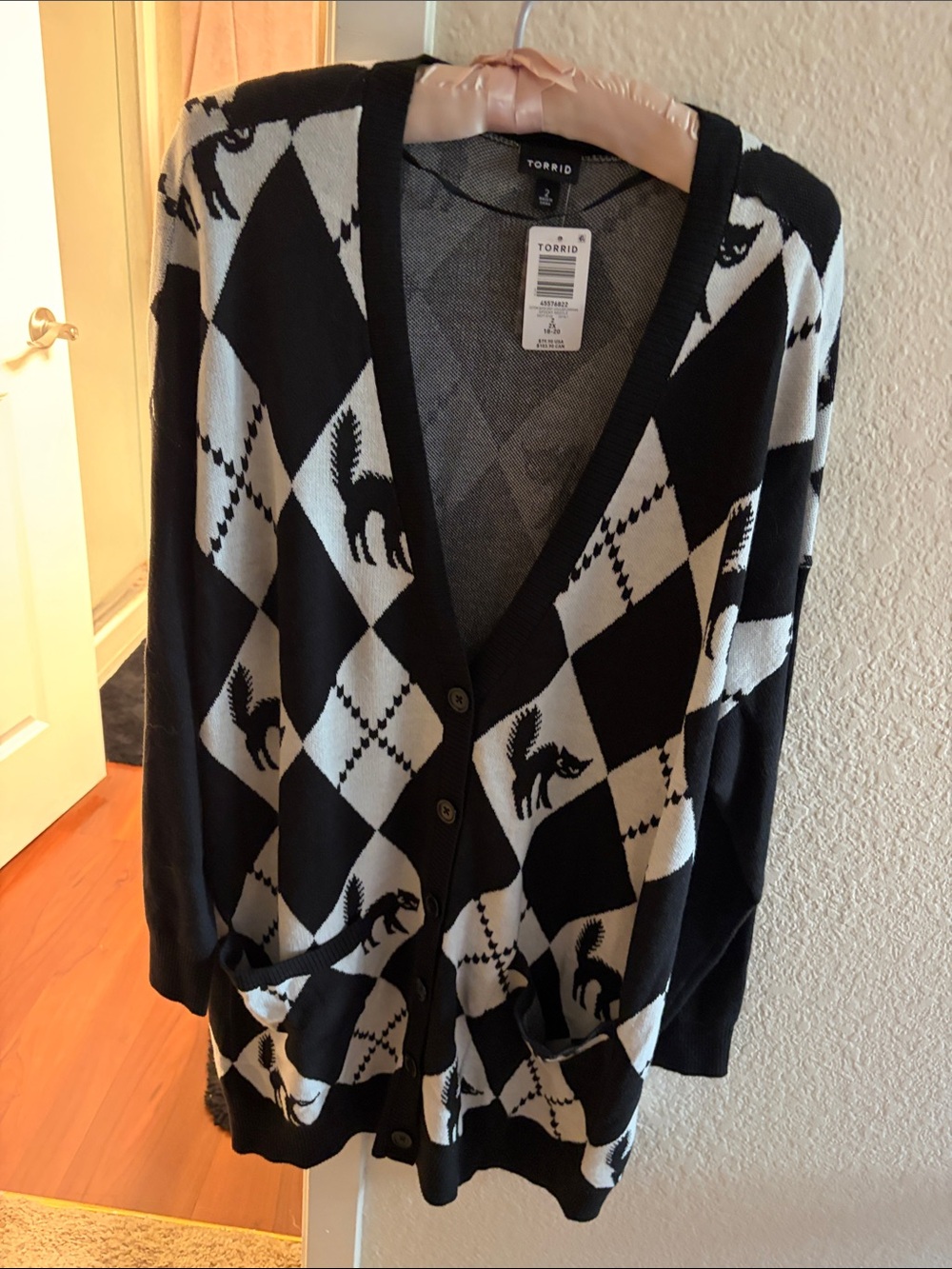 Torrid Black & White Black Cat Spooky Argyle Button Front Cardigan Size 2X